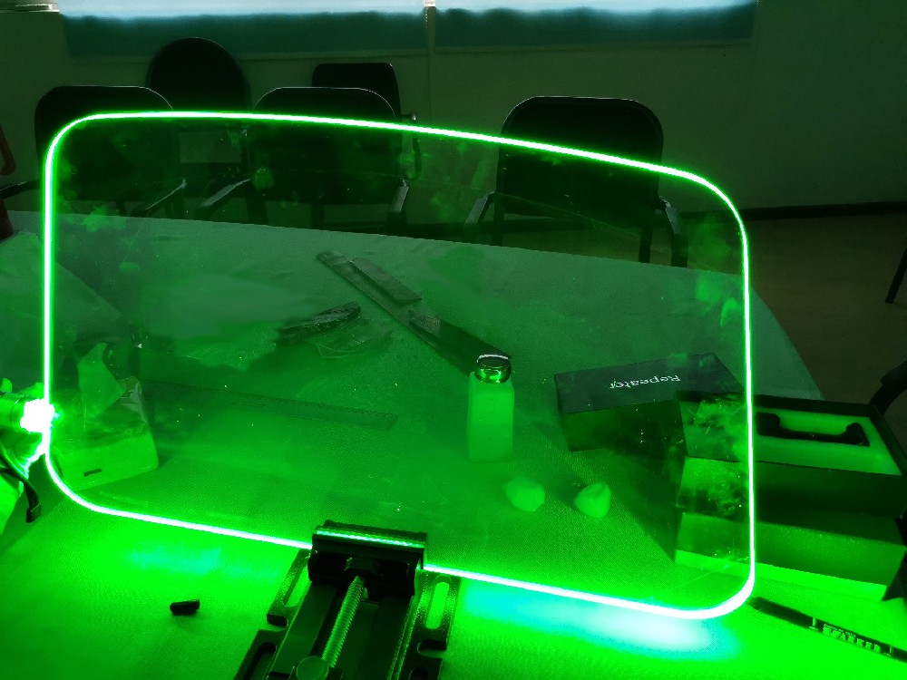 蓝宝石透明装甲面板